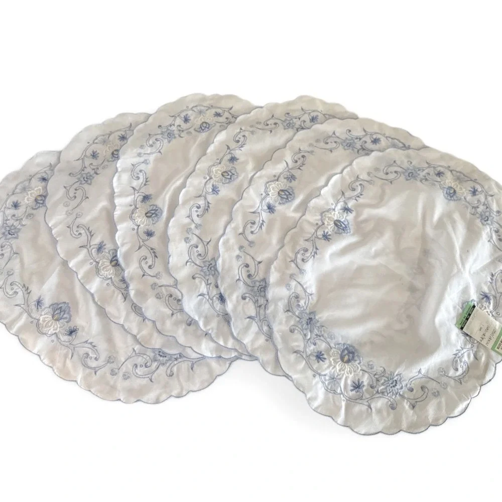Vintage Floral Embroidered Linens Set‎ of 12